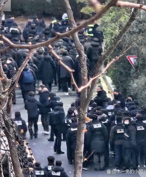 对峙10小时,韩警方搜查总统府及官邸再次宣告失败