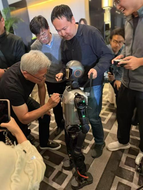 黄仁勋结束年内第二次中国行:关键时刻,重申对中国市场承诺