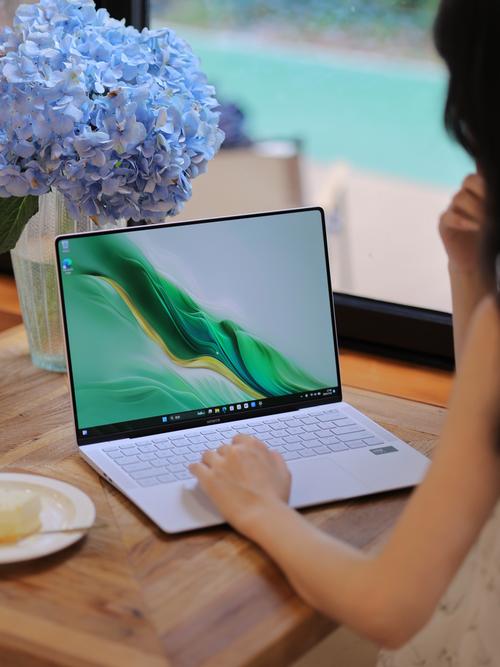 荣耀发布MagicBook Pro 16 2025系列笔记本,售价5039.2元起