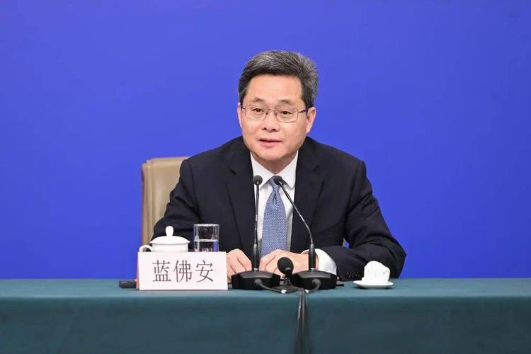 蓝佛安最新发声！信息量很大